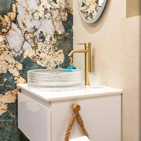 None Nada Διαμέρισμα *